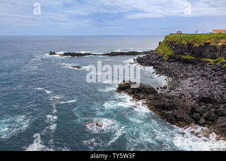 Bucht an der Stadt von Maia auf Sao Miguel, Azoren Archipel, Portugal Stockfoto