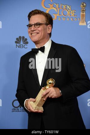 Autor/Produzent Aaron Sorkin, Gewinner des Award für das beste Drehbuch - Motion Picture für die teve Jobs' backstage bei der 73. jährlichen Golden Globe Awards im Beverly Hilton Hotel in Beverly Hills, California's erscheint am 10. Januar 2016. Foto von Jim Ruymen/UPI Stockfoto