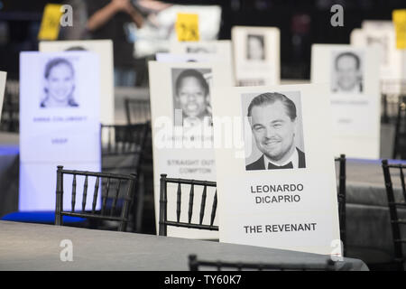 Sitzplatz Karte für Leonardo DiCaprio ist als Vorbereitung für die 22. jährliche Screen Actors Guild Awards in Los Angeles am 29. Januar 2016. Die Auszeichnungen werden am 30. Januar vorgelegt werden. Foto von Phil McCarten/UPI Stockfoto