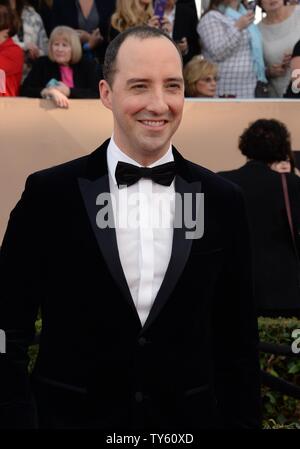 Schauspieler Tony Hale besucht die 22. jährliche Screen Actors Guild Awards im Shrine Auditorium & Expo Hall in Los Angeles, Kalifornien am 30. Januar 2016. Foto von Jim Ruymen/UPI Stockfoto