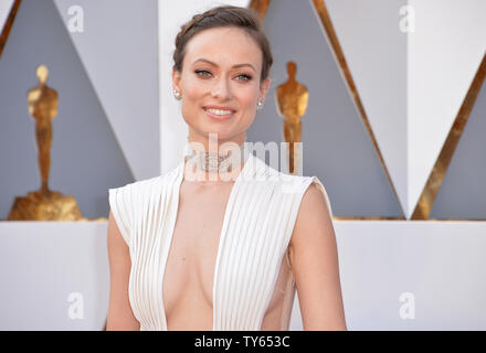 Olivia Wilde kommt auf den roten Teppich für den 88th Academy Awards in Hollywood und Highland Center im Hollywood Abschnitt von Los Angeles, am 28. Februar 2016. Foto von Kevin Dietsch/UPI Stockfoto