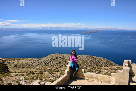 Blick auf die gesamte Cordillera Real über den Titicacasee, Isla del Sol, Bolivien Stockfoto