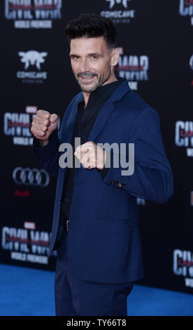 Cast Mitglied Frank Grillo besucht die Premiere des sci-fi-motion picture Fantasy' Captain America: Bürgerkrieg' am El Capitan Theatre in Hollywood" in Los Angeles am 12. April 2016. Storyline: politische Einmischung in die Rächer" Aktivitäten verursacht eine Kluft zwischen ehemaligen Verbündeten Captain America und Iron Man. Foto von Jim Ruymen/UPI Stockfoto