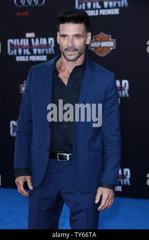 Cast Mitglied Frank Grillo besucht die Premiere des sci-fi-motion picture Fantasy' Captain America: Bürgerkrieg' am El Capitan Theatre in Hollywood" in Los Angeles am 12. April 2016. Storyline: politische Einmischung in die Rächer" Aktivitäten verursacht eine Kluft zwischen ehemaligen Verbündeten Captain America und Iron Man. Foto von Jim Ruymen/UPI Stockfoto