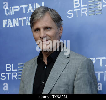 Warf Mitglied Viggo Mortensen besucht die Premiere des Motion picture Drama 'Captain Fantastic " Harmony Gold Theater in Hollywood" in Los Angeles am 26. Juni 2016. Handlung: In den Wäldern des Pazifischen Nordwesten, ein Vater für seine sechs Kinder mit einem rigorosen körperlichen und geistigen Bildung gewidmet ist gezwungen, sein Paradies zu verlassen und die Welt betreten, schwieriges seine Vorstellung davon, was es bedeutet, ein Elternteil zu sein. Foto von Jim Ruymen/UPI Stockfoto