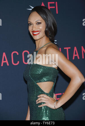 Cynthia Addai-Robinson kommt bei der Weltpremiere der "Buchhalter" an der TCL Chinese Theatre in Los Angeles, Kalifornien am 10. Oktober 2016. Foto von Christine Kauen/UPI Stockfoto