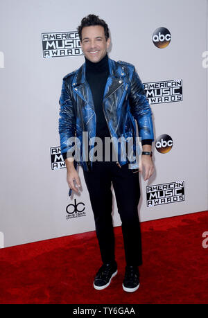 Stylist George Kotsiopoulos kommt für die American Music Awards 2016 bei Microsoft Theater in Los Angeles am 20 November, 2016 statt. Foto von Jim Ruymen/UPI Stockfoto