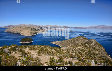 Panoramablick auf den Titicacasee von Isla del Sol, Bolivien Stockfoto