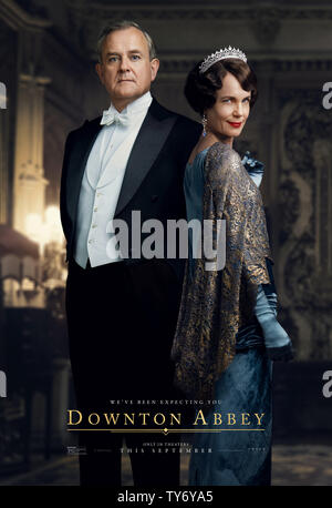 Erscheinungsdatum: September 20, 2019 Title: Downton Abbey STUDIO: Focus Features Regie: Michael Engler PLOT: Aus der Hit-TV-Serie Downton Abtei angepasst, erzählt die Geschichte der Familie von Crawley, ein wohlhabender Besitzer eines großen Immobilien in der englischen Landschaft im frühen 20. Jahrhundert. STARRING: Hugh Bonneville wie Robert Crawley, ELIZABETH MCGOVERN als Cora Crawley. (Bild: © Focus Features/Entertainment Bilder) Stockfoto