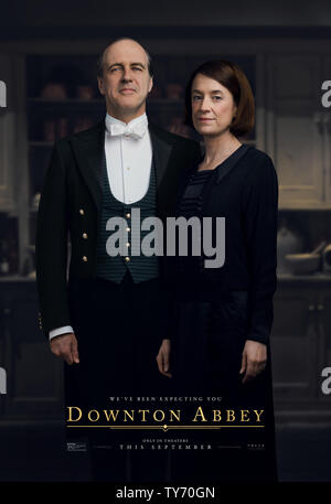 Erscheinungsdatum: September 20, 2019 Title: Downton Abbey STUDIO: Focus Features Regie: Michael Engler PLOT: Aus der Hit-TV-Serie Downton Abtei angepasst, erzählt die Geschichte der Familie von Crawley, ein wohlhabender Besitzer eines großen Immobilien in der englischen Landschaft im frühen 20. Jahrhundert. STARRING: Kevin Doyle als Molesley, RAQUEL CASSIDY als Phyllis Baxter.. (Bild: © Focus Features/Entertainment Bilder) Stockfoto