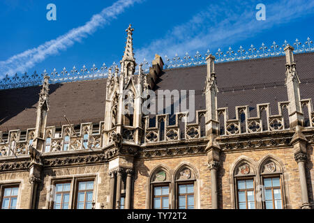 Detail der Neue Rathaus von München (Neues Rathaus) XIX Jahrhundert neo-gotische Palast auf dem Marienplatz, der Marktplatz im historischen Zentrum. Deutschland Stockfoto