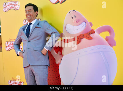 Ed Helms ankommt bei der Premiere von 'Captain Underpants: Das erste Epic Movie" im Regency Dorf Theater in Los Angeles, Kalifornien am 21. Mai 2017. Foto von Christine Kauen/UPI Stockfoto
