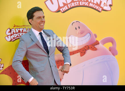 Ed Helms ankommt bei der Premiere von 'Captain Underpants: Das erste Epic Movie" im Regency Dorf Theater in Los Angeles, Kalifornien am 21. Mai 2017. Foto von Christine Kauen/UPI Stockfoto