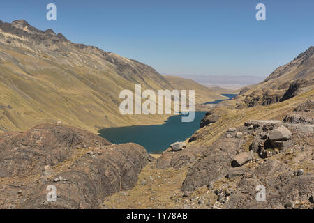 Anzeigen von Laguna Quta Thiya entlang der Cordillera Real Traverse, Bolivien Stockfoto