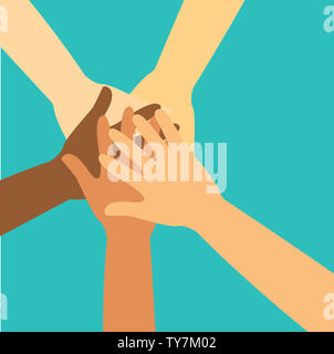 Menschen setzen ihre Hände zusammen Stockfoto