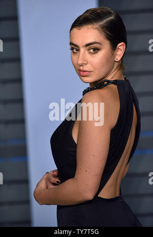 Singer-songwriter Wolfram Andes XCX kommt für die Vanity Fair Oscar Party im Wallis Annenberg Center für Darstellende Künste in Beverly Hills, Kalifornien am 4. März 2018. Foto von Christine Kauen/UPI Stockfoto