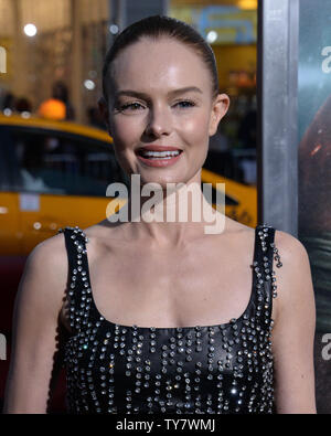 Schauspielerin Kate Bosworth besucht die Premiere des Motion Picture 'Tomb Raider' an der TCL Chinese Theatre in Hollywood" in Los Angeles am 12. März 2018. Story: Lara Croft, die ihre Unabhängigkeit Tochter eines fehlenden Abenteurer, muss sich Push jenseits ihrer Grenzen, wenn Sie sich auf der Insel, wo ihr Vater verschwunden. Foto von Jim Ruymen/UPI Stockfoto