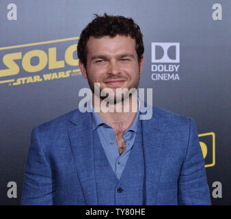 Warf Mitglied Alden Ehrenreich besucht die Premiere des Motion Picture sci-fi Fantasy olo: ein Star Wars Story' im Hollywood Abschnitt von Los Angeles am 10. Mai 2018. Handlung: Während ein Abenteuer in einen dunklen Unterwelt, Han Solo erfüllt seine Zukunft copilot Chewbacca und Begegnungen Lando Calrissian Jahre bevor sich der Rebellion. Foto von Jim Ruymen/UPI Stockfoto