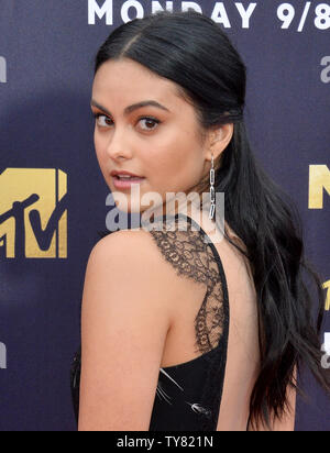 Schauspielerin Camila Mendes sorgt sich die MTV-Film & TV Auszeichnungen bei den Barker Hangar in Santa Monica, Kalifornien am 16. Juni 2018. Es wird der 27. Ausgabe des Awards werden, und der zweite, um gemeinsam Filme und Fernsehen ehren. Die Show wird Band am Samstag, den 16. Juni, am Montag, den 18. Juni. Foto von Jim Ruymen/UPI Stockfoto