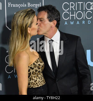 Nicole Kimpel und Antonio Banderas nehmen an der 24. jährlichen Critics' Choice Awards auf der Barker Hangar in Santa Monica, Kalifornien am 13. Januar 2019. Foto von Jim Ruymen/UPI Stockfoto
