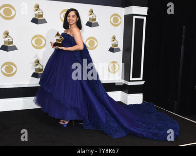 Ella Mai erscheint Backstage mit ihren Preis für die beste R&B-Song für "Buh würde", während die 61. jährlichen Grammy Awards im Staples Center in Los Angeles am 10. Februar 2019 statt. Foto von Gregg DeGuire/UPI Stockfoto