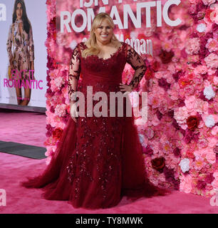 Ensemble Rebel Wilson besucht die Premiere der romantischen motion picture Komödie' Ist es nicht romantisch' am Theater im Ace Hotel in der Innenstadt von Los Angeles am 11. Februar 2019. Handlung: Eine junge Frau desillusioniert mit Liebe auf mysteriöse Weise findet sich in einer romantischen Komödie gefangen. Foto von Jim Ruymen/UPI Stockfoto