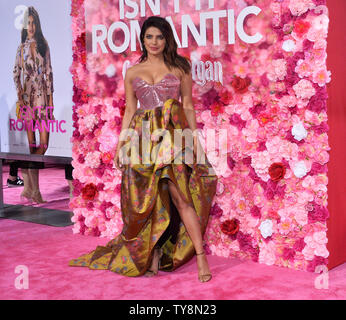 Warf Mitglied Priyanka Chopra besucht die Premiere der romantischen motion picture Komödie' Ist es nicht romantisch' am Theater im Ace Hotel in der Innenstadt von Los Angeles am 11. Februar 2019. Handlung: Eine junge Frau desillusioniert mit Liebe auf mysteriöse Weise findet sich in einer romantischen Komödie gefangen. Foto von Jim Ruymen/UPI Stockfoto