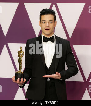 Rami Malek Bester Darsteller in einer Hauptrolle für "Bohemian Rhapsody", erscheint hinter der Bühne mit seinem Oscar während der 91. jährlichen Academy Awards im Loews Hotel Hollywood in Hollywood" in Los Angeles am 24. Februar 2019. Foto von John angelillo/UPI Stockfoto