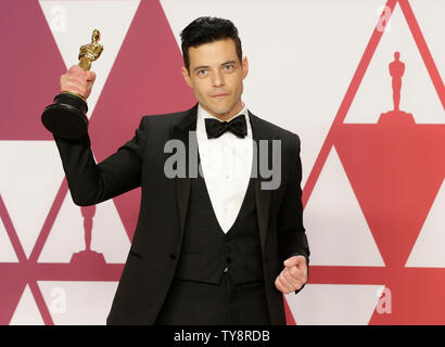 Rami Malek Bester Darsteller in einer Hauptrolle für "Bohemian Rhapsody", erscheint hinter der Bühne mit seinem Oscar während der 91. jährlichen Academy Awards im Loews Hotel Hollywood in Hollywood" in Los Angeles am 24. Februar 2019. Foto von John angelillo/UPI Stockfoto