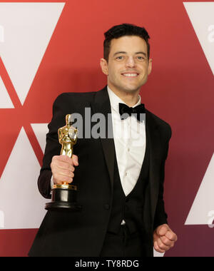 Rami Malek Bester Darsteller in einer Hauptrolle für "Bohemian Rhapsody", erscheint hinter der Bühne mit seinem Oscar während der 91. jährlichen Academy Awards im Loews Hotel Hollywood in Hollywood" in Los Angeles am 24. Februar 2019. Foto von John angelillo/UPI Stockfoto