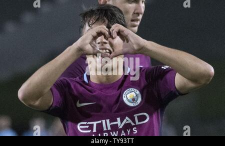 Von Manchester City Mittelfeldspieler Brahim Diaz (55) feiert sein Ziel in der zweiten Hälfte während ihrer Internationalen Champions Cup Match im Los Angeles Memorial Coliseum in Los Angeles am 26. Juli 2017. Foto von Michael Goulding/UPI Stockfoto