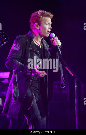 Billy Idol führt bei der Gemeinsamen im Hard Rock Casino in Las Vegas am 12. September 2008. Der 52jährige Deutsch Punk Rocker in Unterstützung seiner jüngsten Greatest Hits Album 'vergöttern Yourself" tourt. (UPI Foto/Daniel Gluskoter) Stockfoto