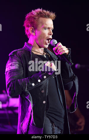 Billy Idol führt bei der Gemeinsamen im Hard Rock Casino in Las Vegas am 12. September 2008. Der 52jährige Deutsch Punk Rocker in Unterstützung seiner jüngsten Greatest Hits Album 'vergöttern Yourself" tourt. (UPI Foto/Daniel Gluskoter) Stockfoto