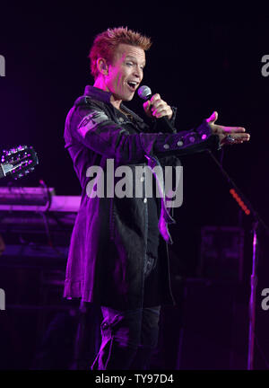 Billy Idol führt bei der Gemeinsamen im Hard Rock Casino in Las Vegas am 12. September 2008. Der 52jährige Deutsch Punk Rocker in Unterstützung seiner jüngsten Greatest Hits Album 'vergöttern Yourself" tourt. (UPI Foto/Daniel Gluskoter) Stockfoto