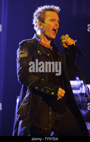 Billy Idol führt bei der Gemeinsamen im Hard Rock Casino in Las Vegas am 12. September 2008. Der 52jährige Deutsch Punk Rocker in Unterstützung seiner jüngsten Greatest Hits Album 'vergöttern Yourself" tourt. (UPI Foto/Daniel Gluskoter) Stockfoto