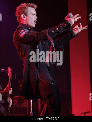 Billy Idol führt bei der Gemeinsamen im Hard Rock Casino in Las Vegas am 12. September 2008. Der 52jährige Deutsch Punk Rocker in Unterstützung seiner jüngsten Greatest Hits Album 'vergöttern Yourself" tourt. (UPI Foto/Daniel Gluskoter) Stockfoto