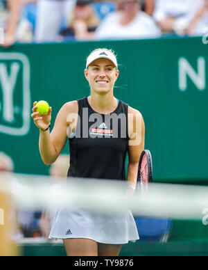 Eastbourne UK vom 25. Juni 2019 - Angelique Kerber in Deutschland während ihres Gleichen mit SAM Stosur von Australien an der Natur Tal internationalen Tennisturnier in Devonshire Park in Eastbourne gehalten Stockfoto