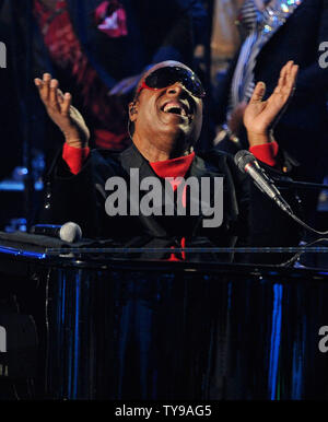 Sänger Stevie Wonder führt während der Soul Train Awards 2012 bei einem PH-Wert von Live im Planet Hollywood Resort & Casino in Las Vegas, Nevada an November 08, 2012. UPI/David Becker Stockfoto