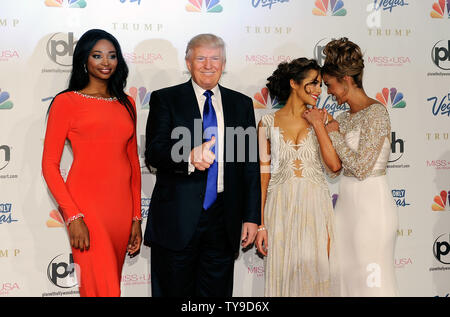 (L-R) Miss USA 2012 Nana Meriwether, Donald Trump, Miss Universe 2012 Olivia Culpo und Miss Teen USA 2012 Logan West kommen an der 2013 Miss USA Konkurrenz im Planet Hollywood Resort & Casino in Las Vegas, Nevada am 16. Juni 2013. UPI/David Becker Stockfoto