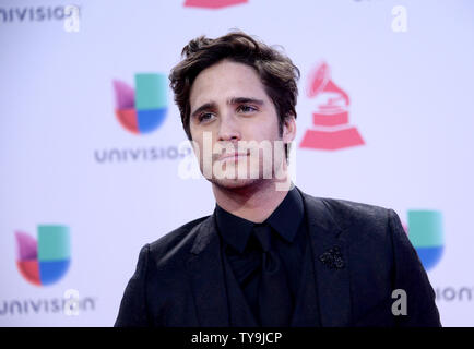 Diego Boneta kommt für die 16. jährlichen Latin Grammy Awards in der MGM Grand Garden Arena in Las Vegas, Nevada am 19. November 2015. Foto von Jim Ruymen/UPI Stockfoto