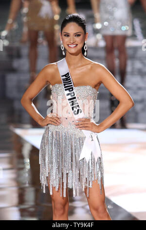 Miss Philippinen, Pia Alonzo Wurtzbach, auf der Bühne der Miss Universe Pageant Wettbewerb im Planet Hollywood Resort & Casino in Las Vegas, Nevada am 20. Dezember 2015. Foto von James Atoa/UPI Stockfoto