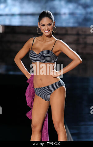 Miss Philippinen, Pia Alonzo Wurtzbach, auf der Bühne der Miss Universe Pageant Wettbewerb im Planet Hollywood Resort & Casino in Las Vegas, Nevada am 20. Dezember 2015. Foto von James Atoa/UPI Stockfoto