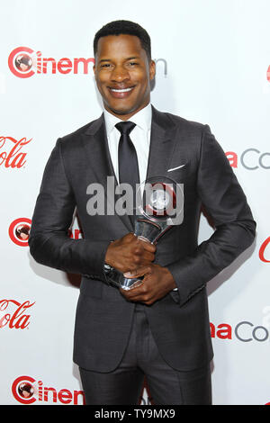 Direktor Nate Parker, Empfänger der Durchbruch zum Regisseur des Jahres Auszeichnung kommt für die CinemaCon 2016 großen Bildschirm Achievement Awards, OMNIA Nachtclub im Caesars Palace, Las Vegas, Nevada am 14. April 2016. Foto von James Atoa/UPI Stockfoto