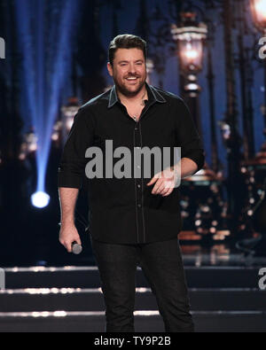 Land Sänger Chris Young auf der Bühne der Miss USA Pageant Wettbewerb bei der T-Mobile Arena in Las Vegas, Nevada am 5. Juni 2016. Foto von James Atoa/UPI Stockfoto