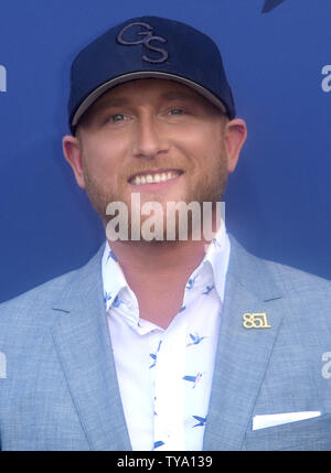 Sänger Cole Swindell besucht die 53. jährlichen Academy der Country Music Awards im MGM Grand Garden Arena in Las Vegas, Nevada am 15. April 2018 statt. Die Show wird Telecast live auf CBS. Foto von Jim Ruymen/UPI Stockfoto