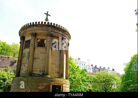 Denkmal für William Huskisson MP auf dem Gelände des St James' Garten, Liverpool Stockfoto