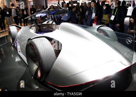 Eine Rückansicht des Mercedes-Benz Vision EQ Silver Arrow supercar auf Anzeige während der 2019 International CES, im Las Vegas Convention Center in Las Vegas, Nevada, 9. Januar 2019. Foto von James Atoa/UPI Stockfoto