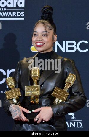 Ella Mai erscheint hinter der Bühne, nachdem er den Preis für die Top R&B Künstler während der 2019 Billboard Music Awards im MGM Grand Garden Arena in Las Vegas, Nevada am 1. Mai 2019. Foto von Jim Ruymen/UPI Stockfoto