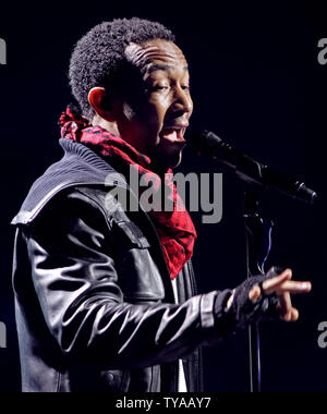 John Legend wird in Konzert in der RIMAC Arena auf dem Campus der Universität von Kalifornien, San Diego, in La Jolla, Kalifornien am 16. Januar 2009. Die Leistung des Legende an der UCSD ist Teil seiner 'Evolver' World Tour. (UPI Foto/Roger Williams). Stockfoto