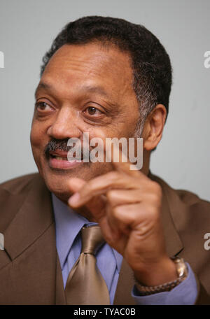 Us-Politiker Reverend Jesse Jackson liefert eine Adresse auf die Bedeutung des Schwarzen Abstimmung in Großbritannien am 9. März in London 2005. Der ehemalige Präsidentschaftskandidat unterstützt die Operation "schwarze Stimme" die schwarze Stimme in Großbritannien bevorstehenden allgemeinen Wahlen zu fördern. (UPI Foto/Hugo Philpott) Stockfoto